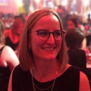 Meet your Posher, Karine